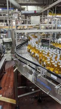 Conveyor for bottle and can 341 - Storcan International